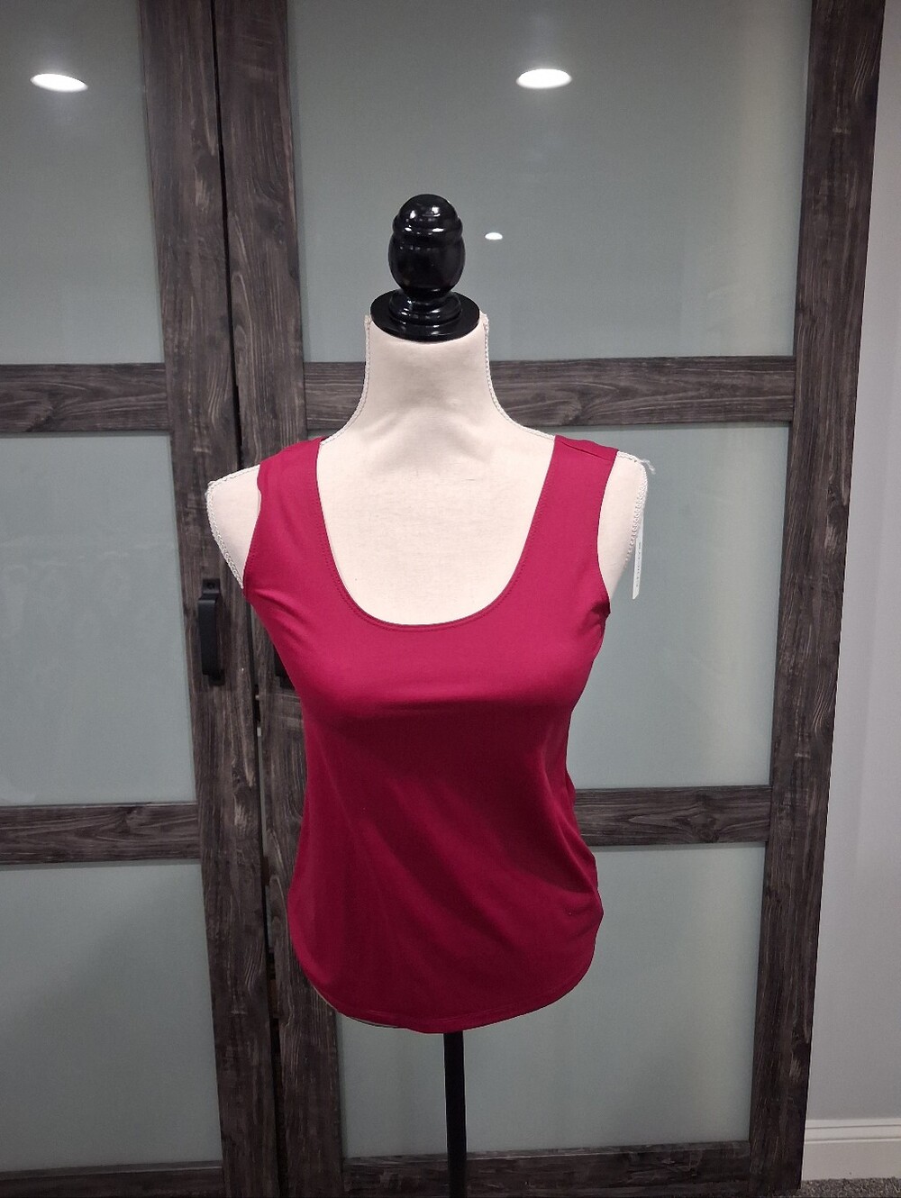 Chicos  Sleeveless Microfiber Scoop Neck Tank Size 0 / Sm NWT